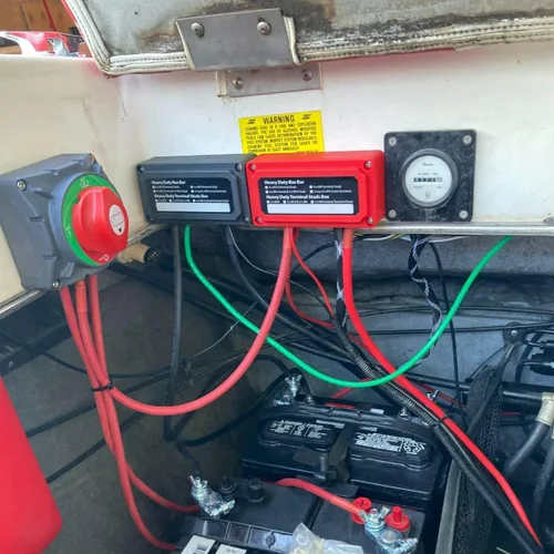 Vista 2 de Barra colectora de 12V-48V DC 100A Bloques de distribución de energía Módulo de servicio pesado 4 postes de 1/4 pulgadas + 12 terminales