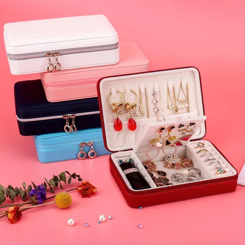 Vista 9 de DesignSter Joyero pequeño Estuche de joyería de viaje de piel sintética, organizador de joyas para collar, aretes, anillos, regalos para niñas