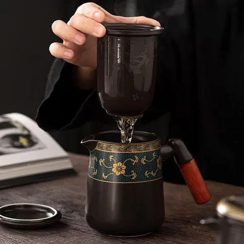 Vista 2 de fanquare Juego de té de gongfu negro, juego de té chino de Kung Fu con ribete dorado, juego de té de porcelana con bolsa portátil