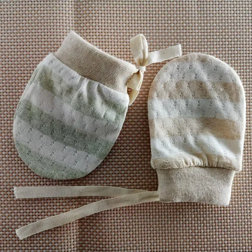 Vista 4 de Manoplas para recién nacido, 4 pares de guantes de algodón orgánico