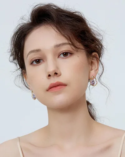 Vista 7 de Pendientes morados para mujer, aretes morados y dorados para mujer con circonita de amatista en forma de lágrima, perlas y pavés de cristal, aretes