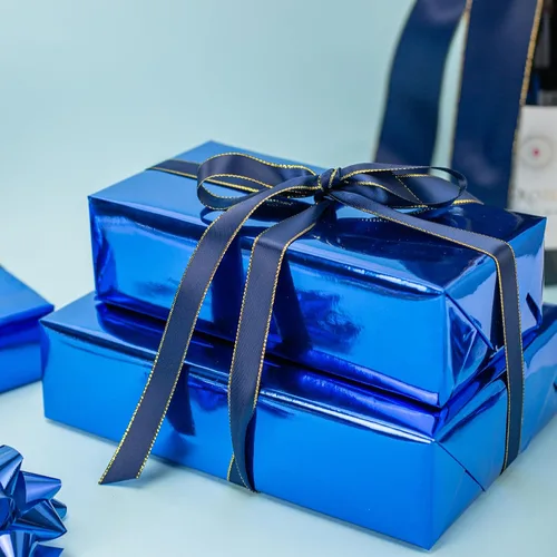Vista 5 de Homeral Rollo de papel de regalo Jumbo de 30 pulgadas x 32.8 pies, color azul rey metálico para Navidad, cumpleaños, vacaciones, boda, baby shower