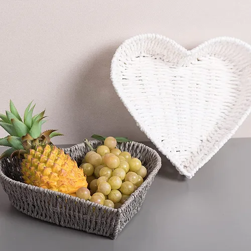 Vista 3 de Cesta en forma de corazón, cesta de picnic linda para almacenamiento de pan Negro