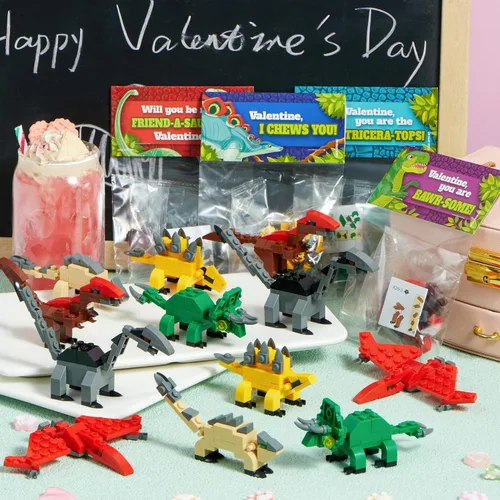 Vista 8 de JOYIN Paquete de 24 tarjetas de San Valentín con bloques de construcción de dinosaurios para regalos, recuerdos de fiesta, premio de intercambio