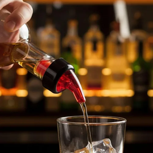 Vista 3 de Soro Essentials - Juego de 12 botellas de plástico de 3/4 onzas con boquilla roja y cuello - Vertedor de medición rápida para bebidas, vino, cóctel