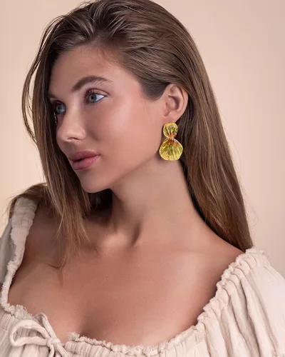 Vista 2 de Coloridos aretes colgantes chapados en oro de 18 quilates, bohemios, con hojas gruesas, geométricos, geométricos, texturizados, para mujer, grandes