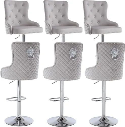 Vista 13 de Juego de 2 taburetes de bar de terciopelo beige con respaldo tuftado alto, anillo de tracción de león, reposapiés de base cromada para isla