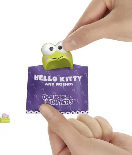 Vista 5 de Mattel Sanrio - Figuras coleccionables de Hello Kitty (2 pulgadas) con sombrero y accesorios de postre, paquete sorpresa para ciegas, inmersión