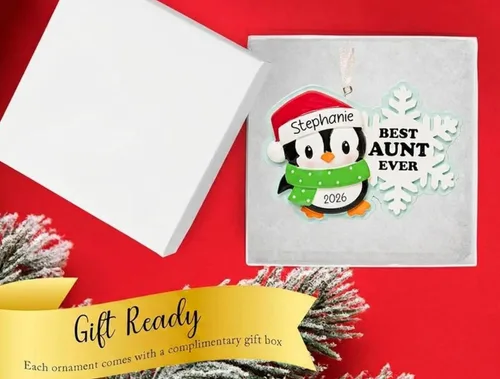 Vista 2 de Adorno navideño personalizado de tía 2026 Decoración personalizada de pingüino para árbol de Navidad Regalo de recuerdo único para la tía tía #1