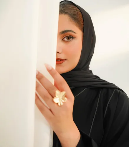 Vista 4 de Abaya elegante y moderna para mujer, ligera, fluida, suave y perfecta para cualquier ocasión