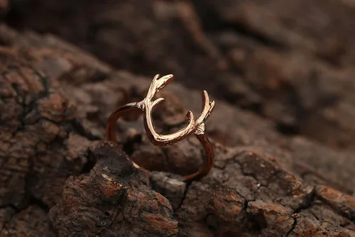 Vista 2 de Anillo de pulso de DNA con cola de pez y piña, para mujer, anillo de cangrejo de ciervos, regalo de cumpleaños