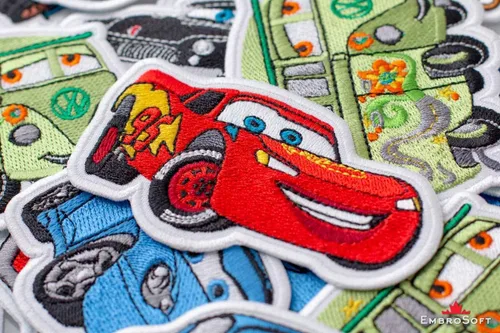 Vista 5 de Cars Lightning McQueen - Parche bordado para planchar (3.9 x 2.3 pulgadas)