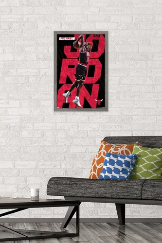 Vista 2 de Trends International Michael Jordan - Póster de pared a rayas, 14.725 x 22.375 pulgadas, versión enmarcada de madera de granero