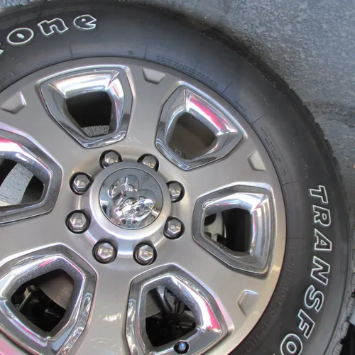 Vista 5 de Dodge Ram 2500 3500 Chrome Ram cabeza logo tapa central NUEVO OEM MOPAR RAM