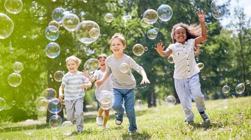 Vista 3 de My Little Pony Máquina mágica de soplado de burbujas para niños y niños pequeños, fabricante de burbujas para jugar al aire libre y fiesta, juguete