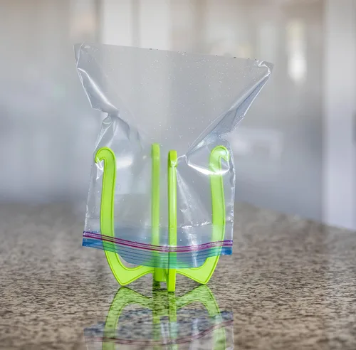 Vista 4 de Porta Bolsas Sellable Bagwell para Bolsas de Almacenamiento de Alimentos de 1 Galón