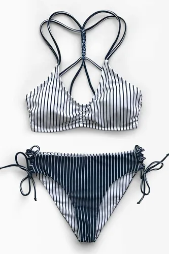 Vista 5 de CUPSHE - Conjunto de bikini de 2 piezas para mujer, con tirantes trenzados en la espalda y parte inferior reversible