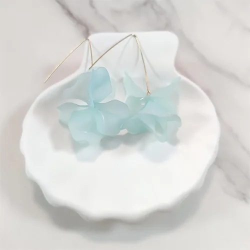 Vista 3 de Aretes largos bohemios de acrílico con pétalos de rosa para mujer, diseño bohemio, escalonados, de resina, con borlas, aretes exagerados para San