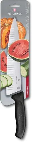 Vista 7 de Victorinox Swiss Classic, Cuchillo de trinchar, hoja extra afilada, borde estriado, 9.8 in, mango de plástico, acero inoxidable, negro