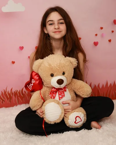 Vista 4 de BENINY Oso de peluche de 15 pulgadas para el día de San Valentín, peluche con globo y bordado de amor, regalo perfecto para parejas