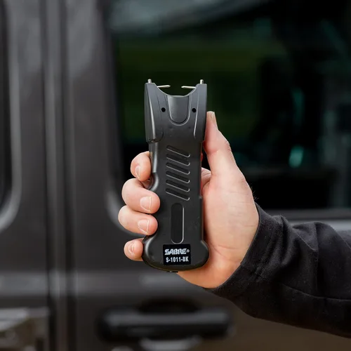 Vista 8 de SABRE - Pistola aturdidora 2 en 1 con linterna y funda para cinturón, carga de 0,84 microcoulombios (µC), linterna de 120 lúmenes, modos de luz
