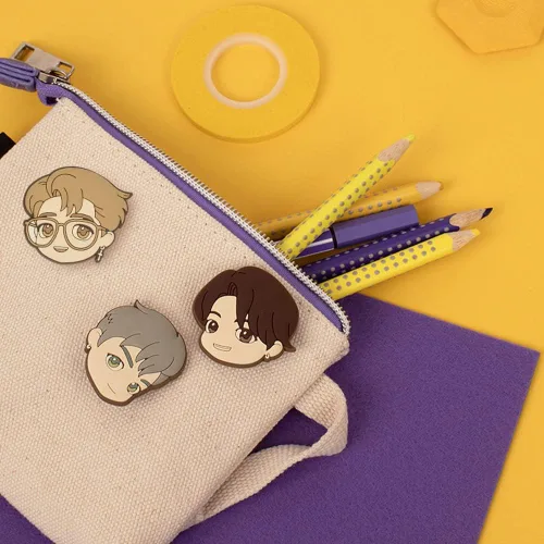 Vista 5 de BTS TinyTan Dynamite Rubber Pin Point Badge (RM)