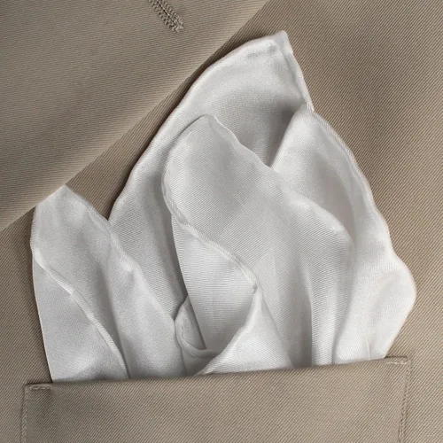 Vista 6 de Royal Silk Pañuelo cuadrado de bolsillo de seda blanca enrollado a mano de lujo de 17" cuadrado desde 1978-100% seda, Blanco