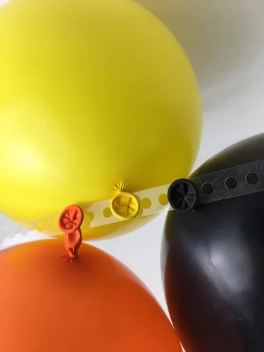 Vista 8 de TNWBA Paquete de 60 globos de látex de 12 pulgadas, color negro, amarillo, naranja, para cumpleaños, bodas, baby shower, decoración de fiesta