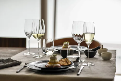 Vista 9 de Zwiesel Glas Tritan Prizma Collection Riesling Copa de vino blanco, 10 onzas, juego de 6