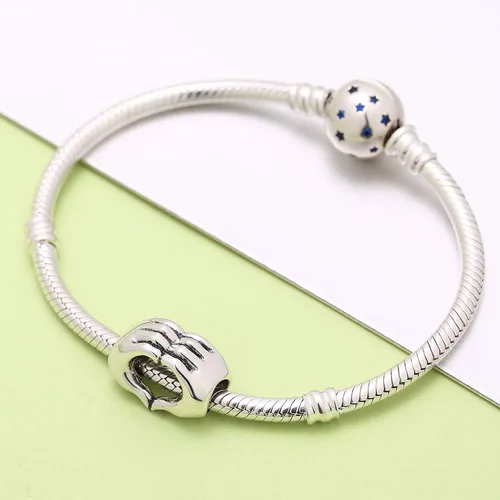 Vista 4 de Dije de plata de ley 925 con corazón en tus manos para pulseras de dijes, idea de regalo de Navidad para el día de la madre, Plata esterlina