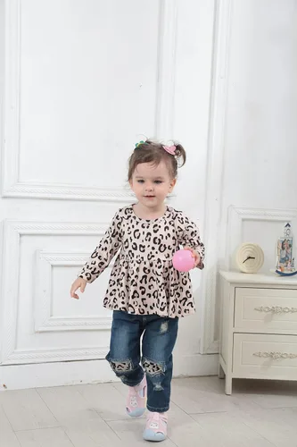 Vista 2 de XUANHAO Ropa de bebé niña de 12, 18 y 24 meses, trajes para niñas pequeñas, ropa de mezclilla con volantes, pantalones de mezclilla rasgados