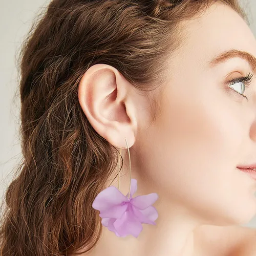 Vista 2 de Pendientes colgantes de pétalos de flores de resina bohemia, hechos a mano, grandes y largos, con forma de rosa, de acrílico, para fiesta de verano