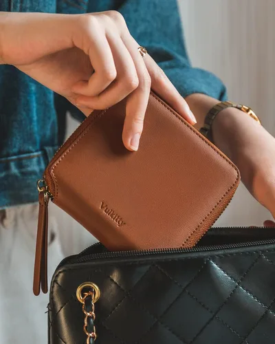 Vista 7 de Cartera de piel para mujer, con bloqueo RFID, plegable, delgada, para tarjetas de crédito, con bolsillo con cremallera, Marrón, Classic