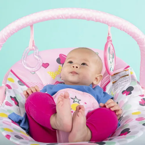 Vista 6 de Bright Starts Disney Baby Minnie Mouse Balancín para bebé con vibraciones relajantes y peluche Asiento para bebé - Barra de juguete extraíble, pies