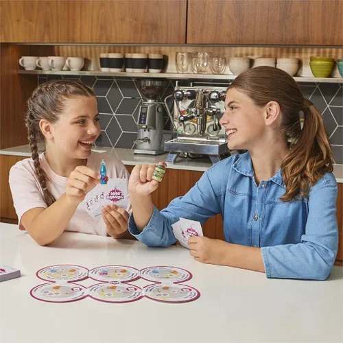 Vista 5 de Spin Master 6063724 Surprise Mini Brands Supermarket Race Juego de mesa de 5 piezas con 2 movers coleccionables