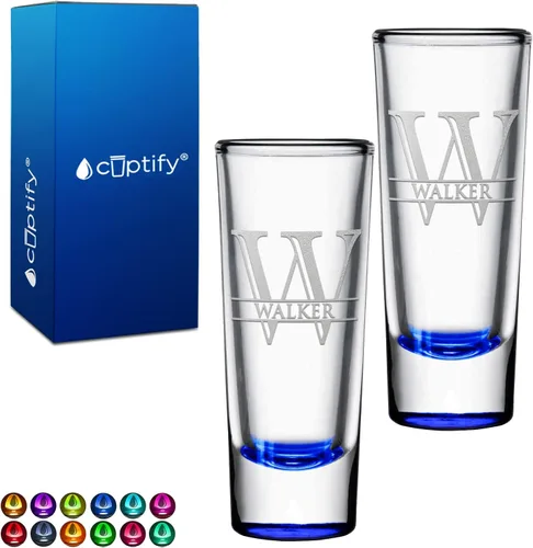 Vista 23 de Vaso de chupito personalizado con fondo negro personalizado de 2 oz, vasos de chupito cordiales con inicial y nombre en script dividido