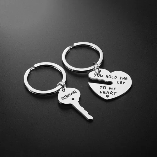 Vista 5 de Regalos para pareja para novio y novia Llavero con texto en inglés You Hold The Key To My Heart para él y ella, regalos de cumpleaños para el día