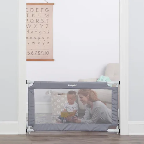 Vista 2 de Regalo Puerta de malla extensible gris extra ancha de 50 pulgadas, montada a presión, incluye parachoques de goma para proteger las paredes, gris