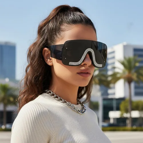 Vista 4 de bullabulling Lentes de sol cuadrados retro para mujeres y hombres, diseño moderno con diamantes de imitación, lentes de sol clásicos de los años 90