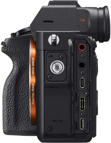 Vista 7 de Sony Cámara digital sin espejo Alpha a7R IV (solo cuerpo) (ILCE7RM4/B) + lente Sony FE de 0.945-2.756 in + monitor 4K + auriculares Pro + Pro Mic +
