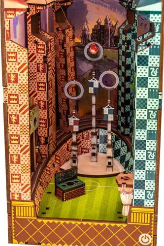 Vista 7 de Revell Harry Potter Quidditch Field 3D Book Nook - Kit de rompecabezas