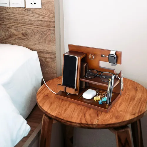 Vista 6 de awofer Estación de acoplamiento de madera personalizada para teléfono, versículo bíblico personalizado, regalos religiosos para hombres, múltiples