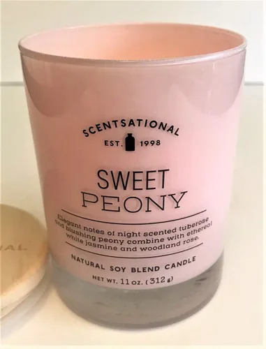 Vista 2 de Vela perfumada de mezcla de cera de soja natural, tarro rosa brillante de peonía dulce con tapa de madera, 11 onzas