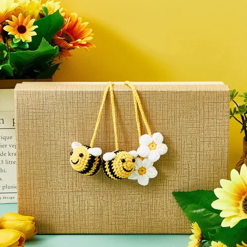 Vista 6 de 4 piezas de lindos accesorios para espejo retrovisor de abeja y flor, decoración de coche de ganchillo, accesorios para espejo de coche tejidos a