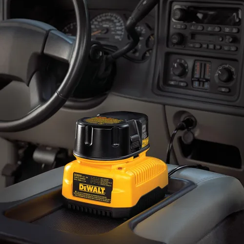 Vista 3 de DEWALT DC9319 Cargador de batería para vehículos, M