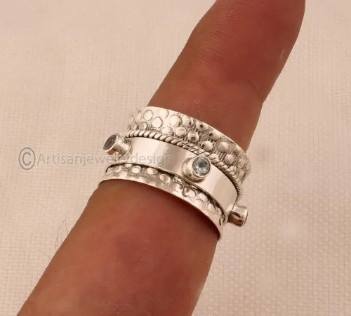 Vista 2 de Anillo de plata de topacio azul, anillo de plata 925, anillo de plata hecho a mano, Anillo de plata de declaración, Anillo de piedra de topacio