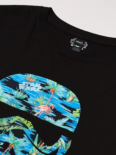 Vista 2 de Star Wars Camiseta estampada con casco Hula para hombre, Negro