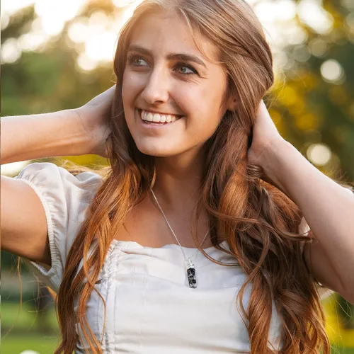 Vista 2 de AYANA - Collar de turmalina negra piezoeléctrica para mujer, colgante hexagonal con cristales de turmalina negra bionizados, Cho Ku Rei Reiki