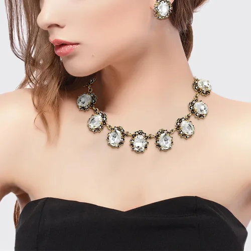 Vista 2 de BriLove Juego de collar de estilo victoriano, aretes perforados para mujer, aretes ovalados inspirados en camafeo con cristales florales, joyería
