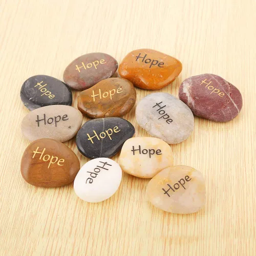 Vista 5 de RockImpact 12 piedras de esperanza grabadas inspiradoras positivas, piedras de palma para recuperación de chakras, reiki, gratitud, regalo